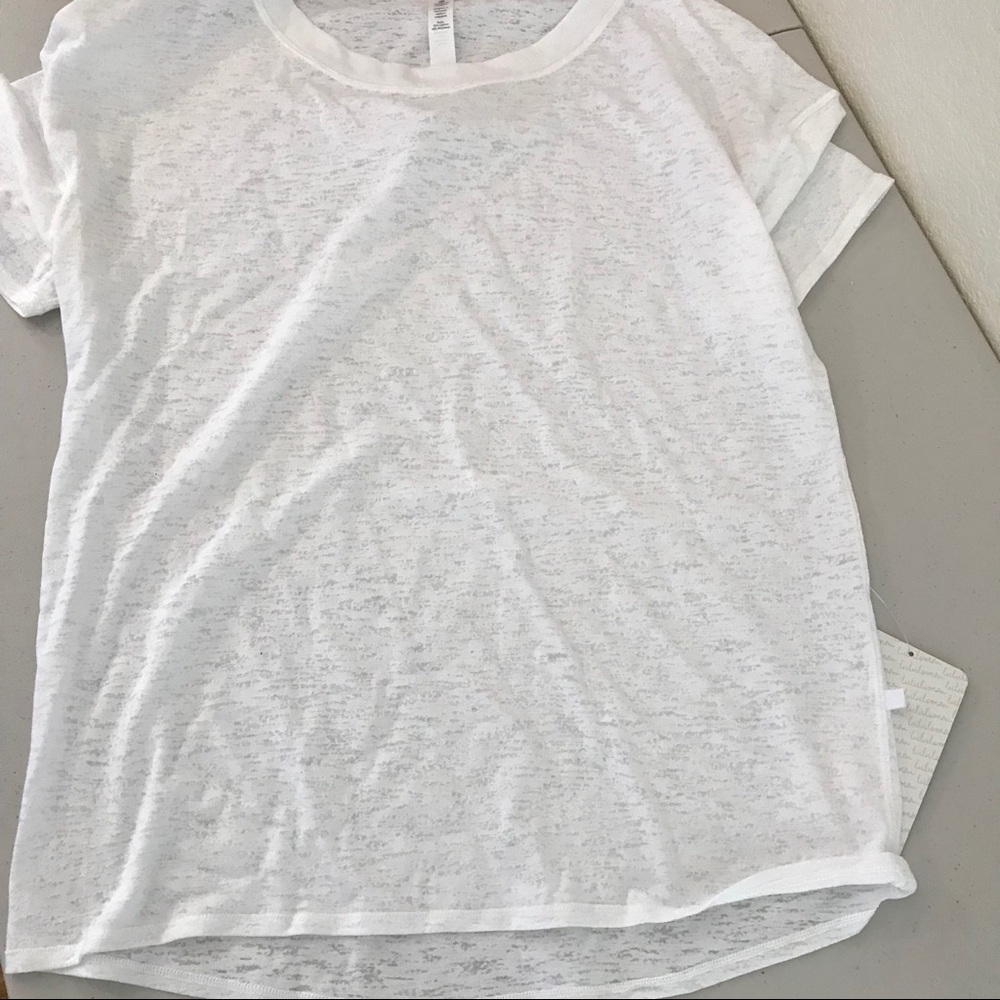 NWT WHITE LULULEMON LIGHTEST OVERSIZED TEE -Size 2 - Picture 5 of 8